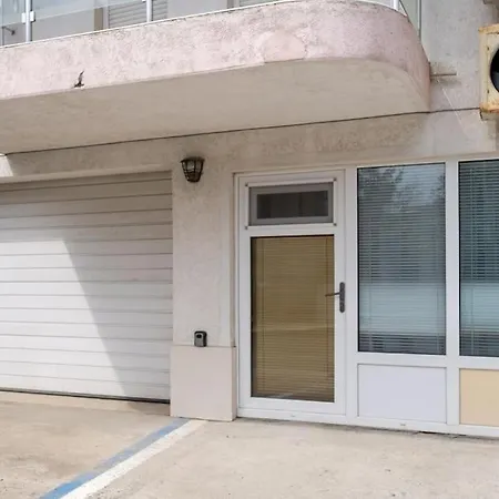 Treti Mart South Lägenhet