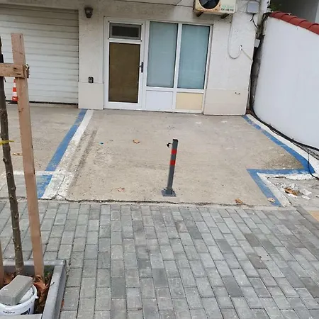 Treti Mart South Apartment Primorsko