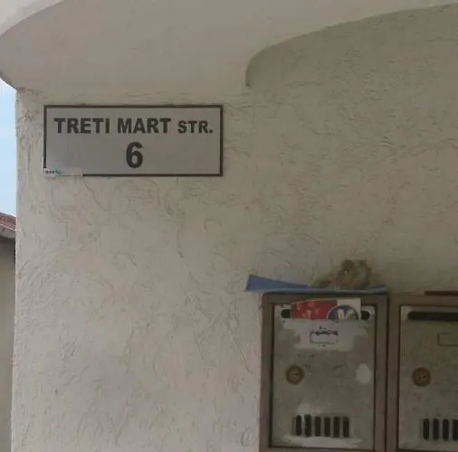 Treti Mart South Приморско