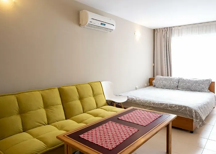 Апартамент Treti Mart South *